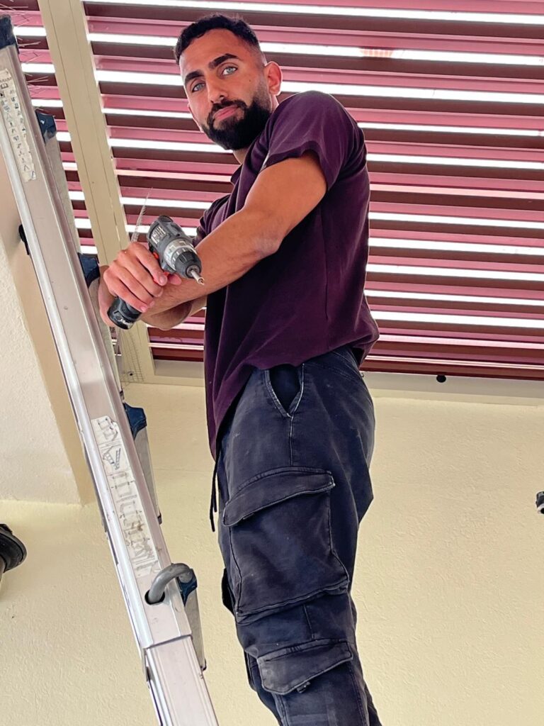 התקנת דוקרנים ברמת גן והמרכז - רועי הרחקת יונים והדברה